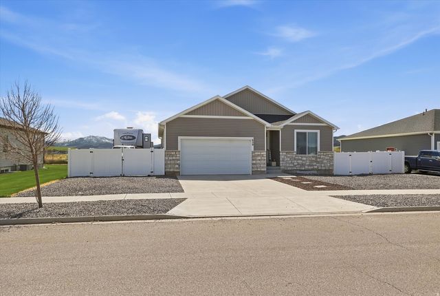 620 E  600 S, Hyrum, UT 84319