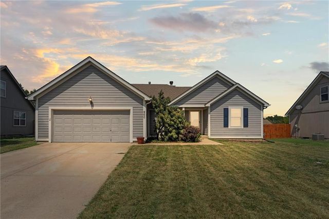 960 E  Pumpkin Ridge St, Gardner, KS 66030