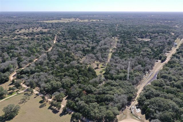 1319 Tract Cres #3-16A, Hallettsville, TX 77964