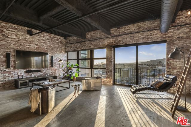 1645 Vine St #1010, Los Angeles, CA 90028