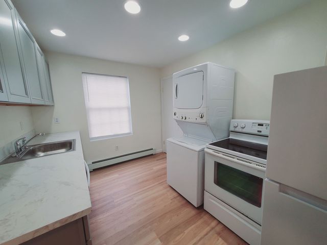 575 Burnsford Ave, Bridgeport, CT 06606