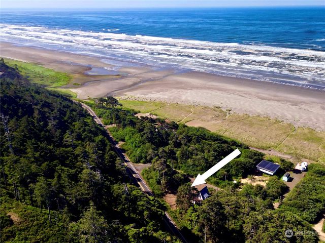 15 Cedar Lane, Pacific Beach, WA 98571