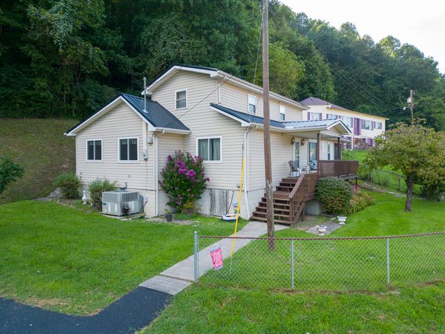 9634 State Route 122, Mc Dowell, KY 41647