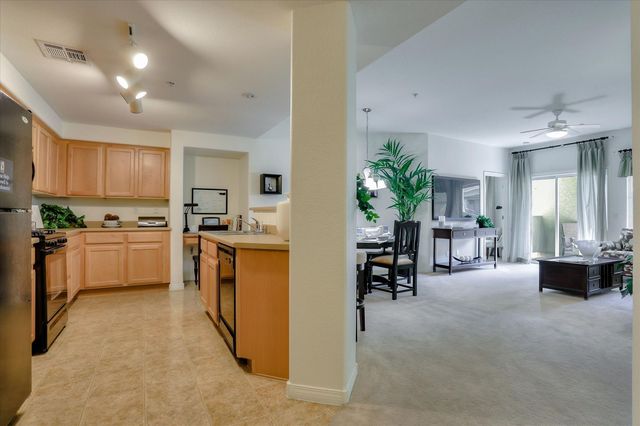8777 W  Maule Ave #1090, Spring Valley, NV 89148