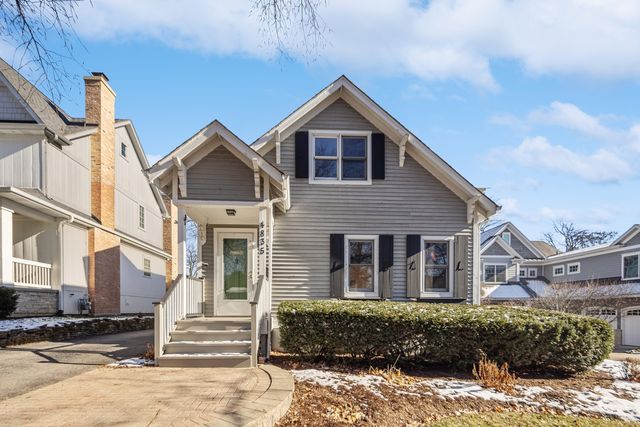 4835 Northcott Ave, Downers Grove, IL 60515
