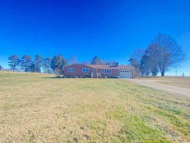 192 Airport Rd   #1, Statesville, NC 28677