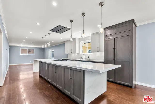 5502 S  Chariton Ave, Los Angeles, CA 90056