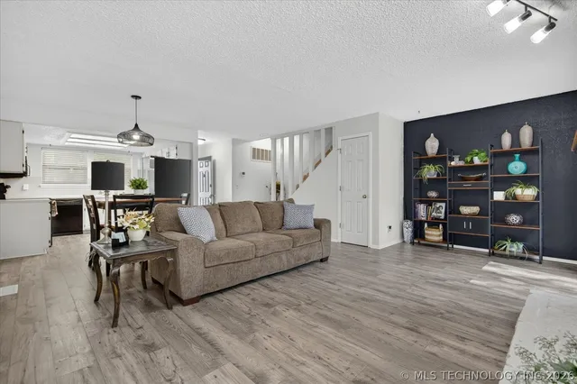 5225 Nowata Rd #E-102, Bartlesville, OK 74006