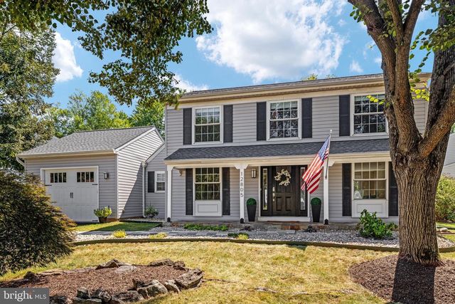 12805 Gatepost Ct, Herndon, VA 20171