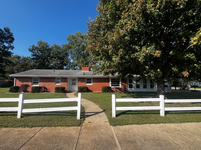 615 W  Hickory St, Chillicothe, IL 61523