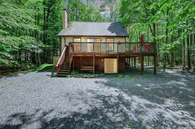 145 Lakeview Dr W, Lake Ariel, PA 18436