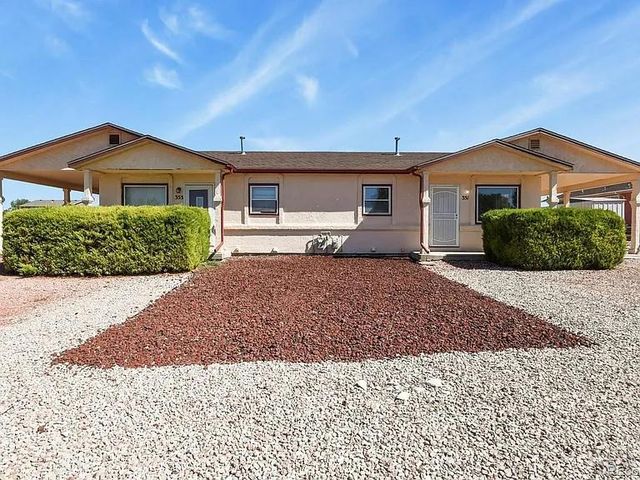 351-353 Hazelnut Way W, Pueblo, CO 81007