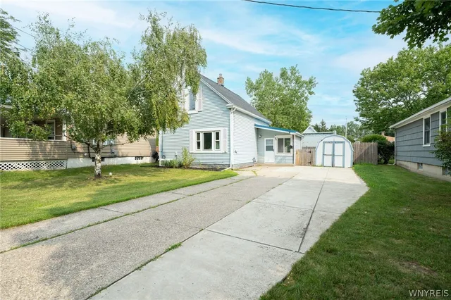 84 Chapel Ave, Cheektowaga, NY 14225