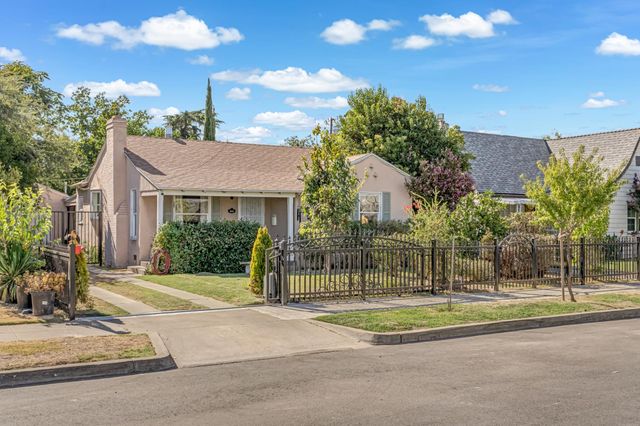 805 N  Adoline Ave, Fresno, CA 93728
