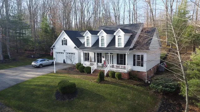 359 Far Country Dr, Daniels, WV 25832