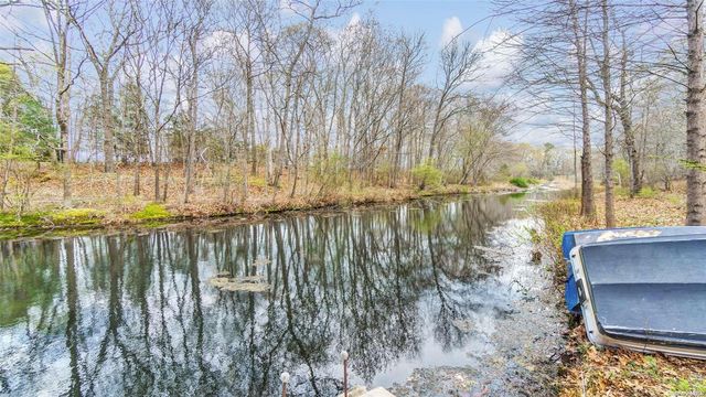 2050 Main Rd, Laurel, NY 11948