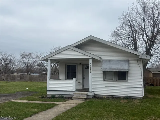 15205 Lincoln Ave, Cleveland, OH 44128