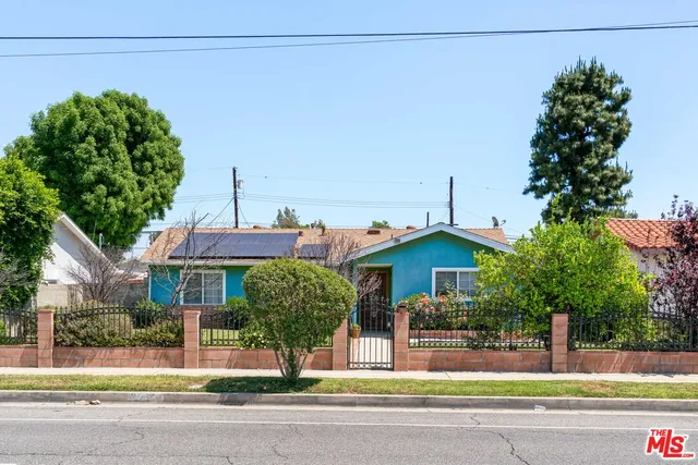 8716 Hayvenhurst Ave, North Hills, CA 91343