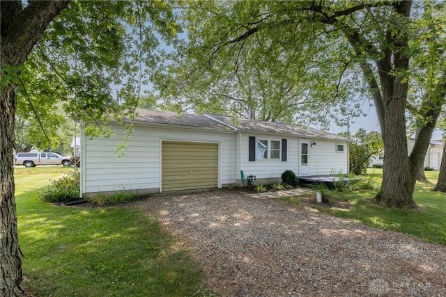 5240 Grove Dr, Celina, OH 45822