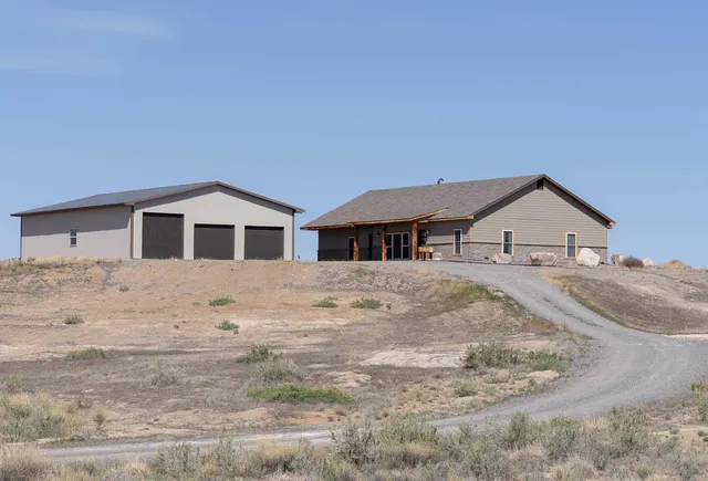 1909 Lane 39 1/2, Basin, WY 82410