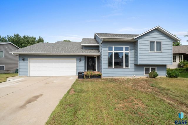 812 E  Heatherwood Cir, Brandon, SD 57005