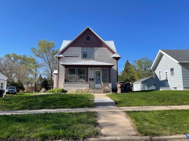 512 W  1st Ave  #1, Mitchell, SD 57301