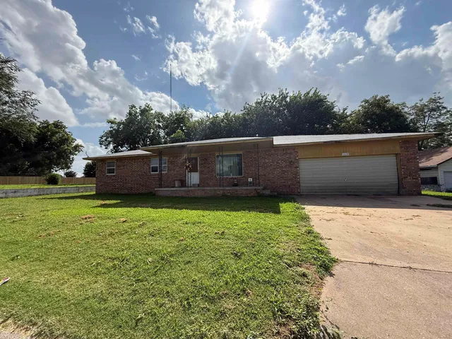 1115 N  Market Ave, Watonga, OK 73772