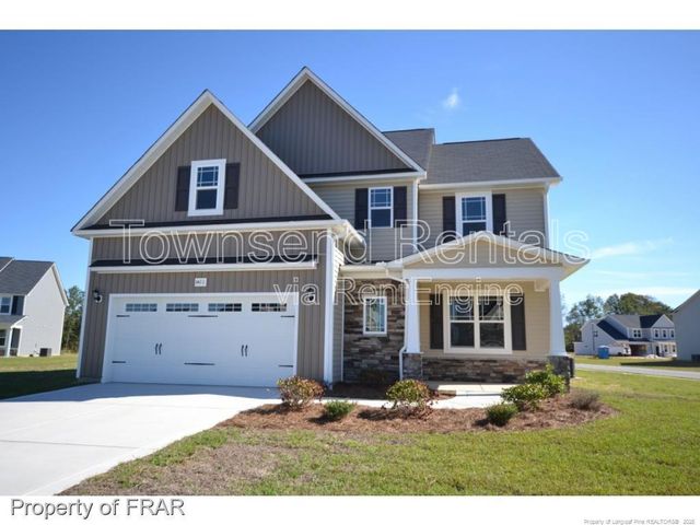 4411 Low Oak Ct, Hope Mills, NC 28371