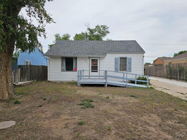 909 S  10th St, Lamar, CO 81052