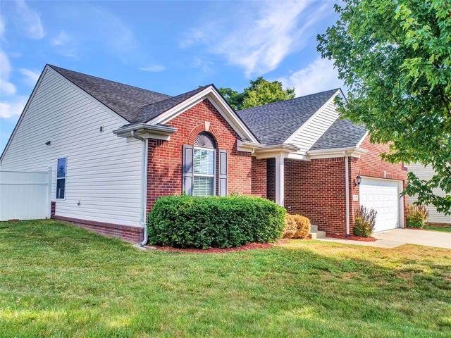 1240 Blue Sage Ct, Bowling Green, KY 42104