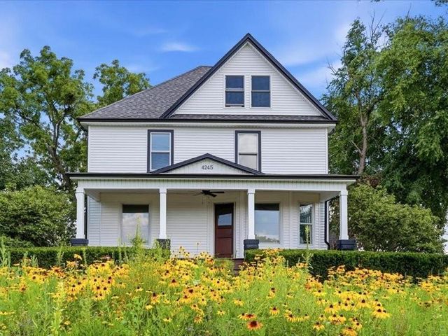 4245 W  4th St, Waterloo, IA 50701