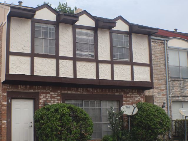 7700 Creekbend Dr #33, Houston, TX 77071