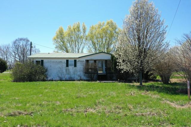 5425 Gibson County Line Rd, Poseyville, IN 47633