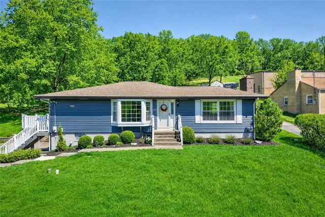522 McClane Farm Rd, Washington, PA 15301