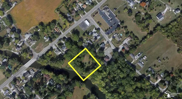Raymond Dr, Newport, MI 48166