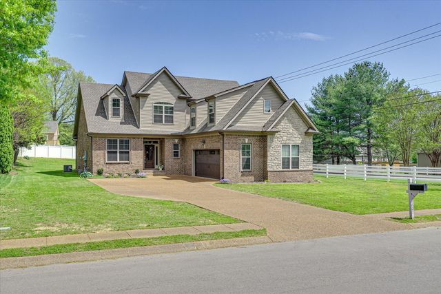 1600 Inverness Dr, Spring Hill, TN 37174