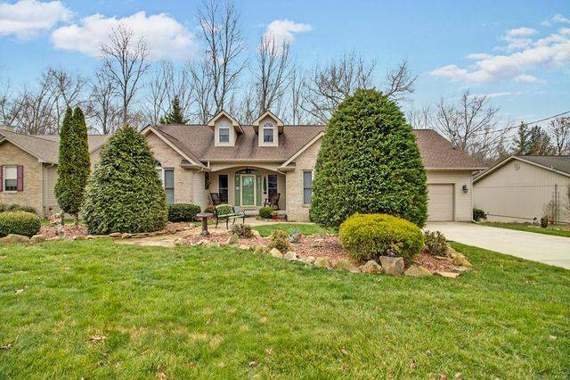 202 Lakeview Dr, Fairfield Glade, TN 38558