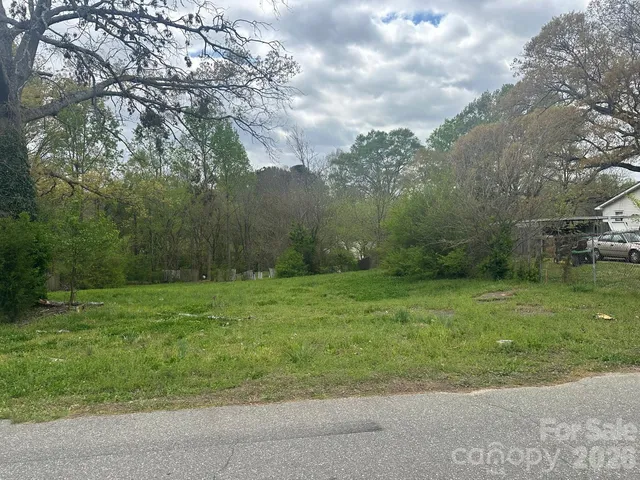 306 E  Louisiana Ave, Bessemer City, NC 28016