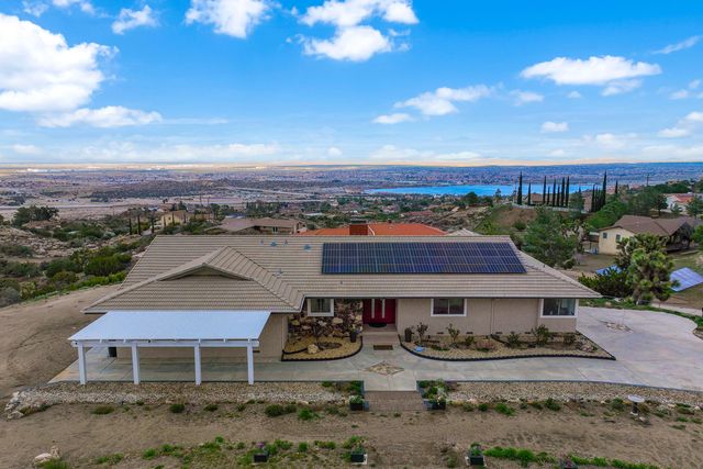 1101 Lakeview Dr, Palmdale, CA 93551