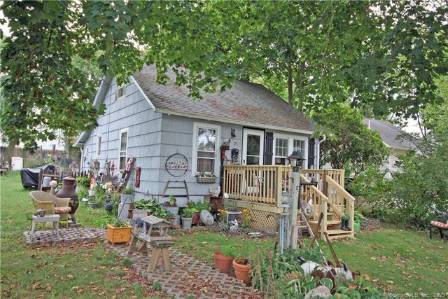 23 Hill St, Old Saybrook, CT 06475