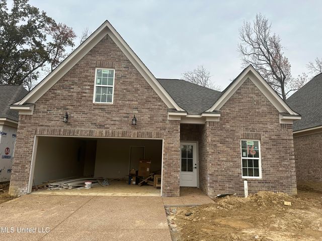 316 Flower Garden Dr, Southaven, MS 38671