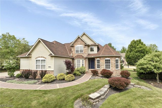 6920 Great Oaks Pkwy, Independence, OH 44131