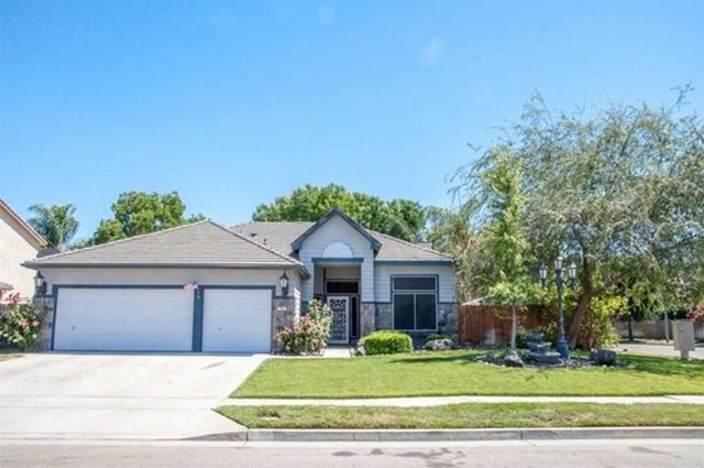 751 Brentwood Dr, Lemoore, CA 93245