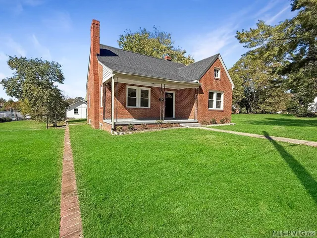 305 W  High St, Lawrenceville, VA 23868