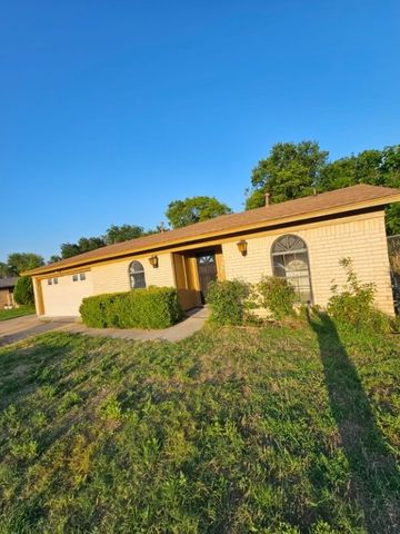 5661 Comer Dr, Fort Worth, TX 76134
