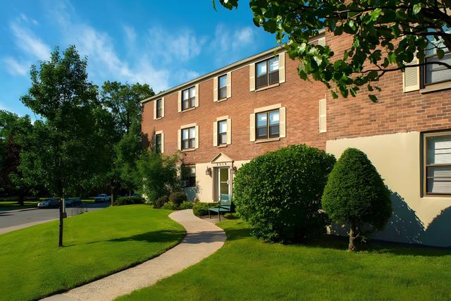 2420 21st St #284, Troy, NY 12180