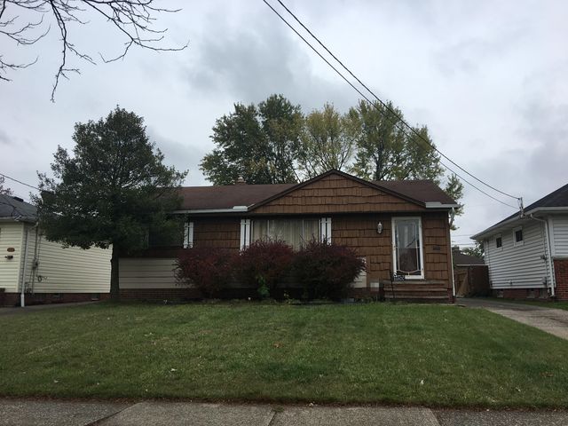 15800 Ramage Ave, Maple Heights, OH 44137