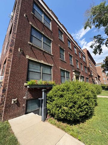 718 18th St #A, Des Moines, IA 50314