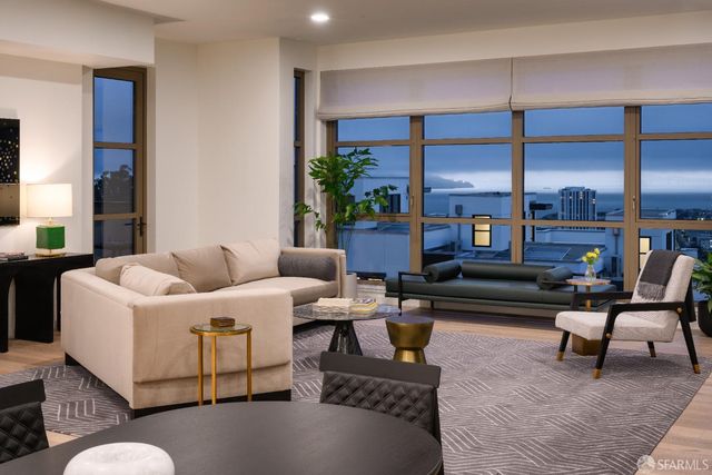 36 Meadow Dr #201, San Francisco, CA 94130