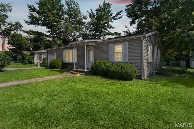 307 E  Mosier St, Pleasant Hill, IL 62366